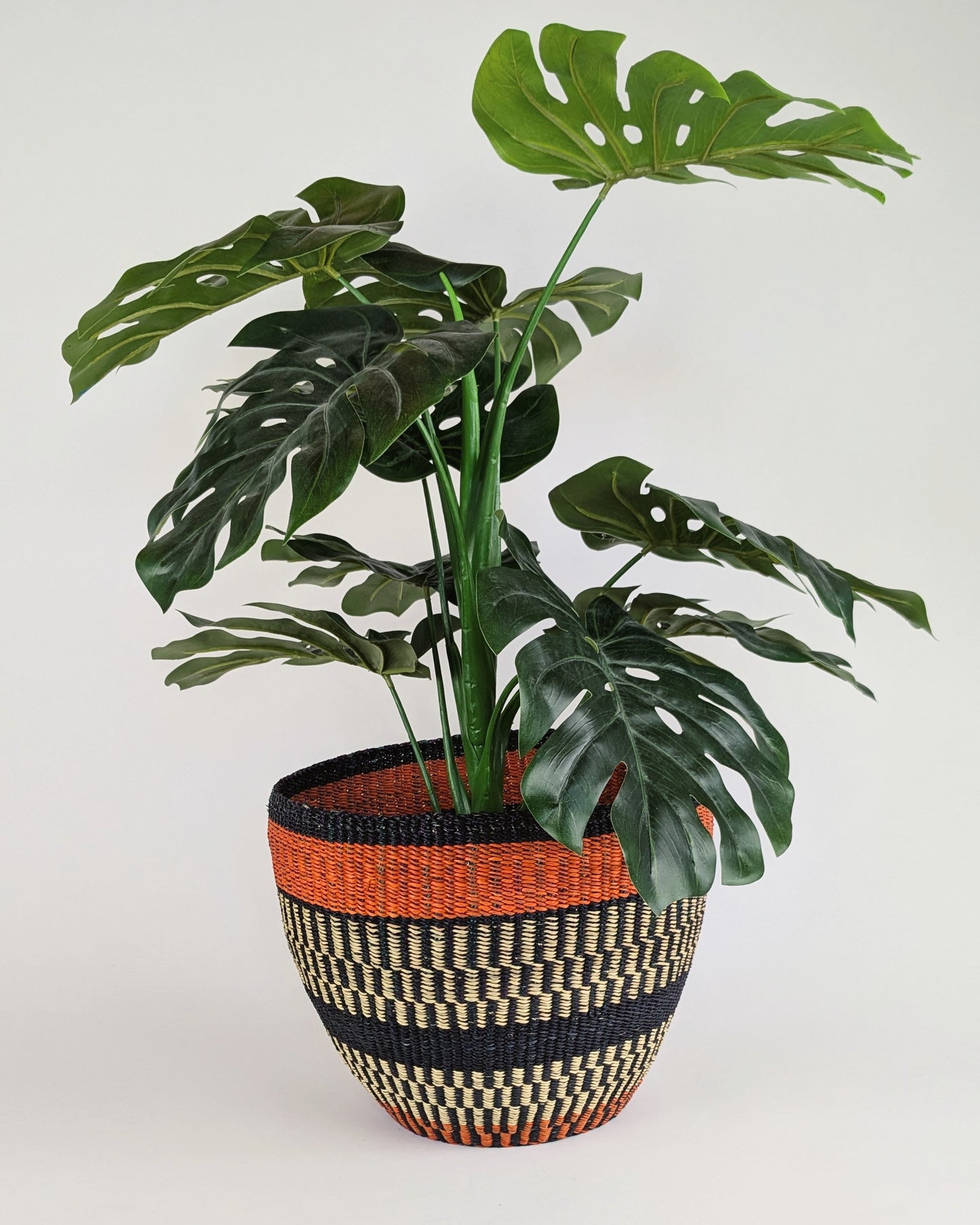 Vuli X-Large Woven Planter